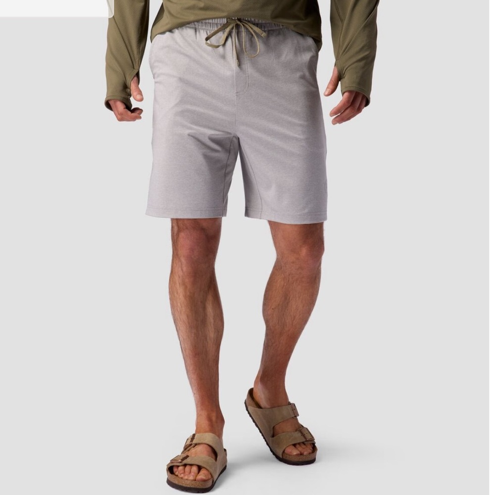 Backcountry NWT Men’s Size Medium Gray Destination Everywhere Short